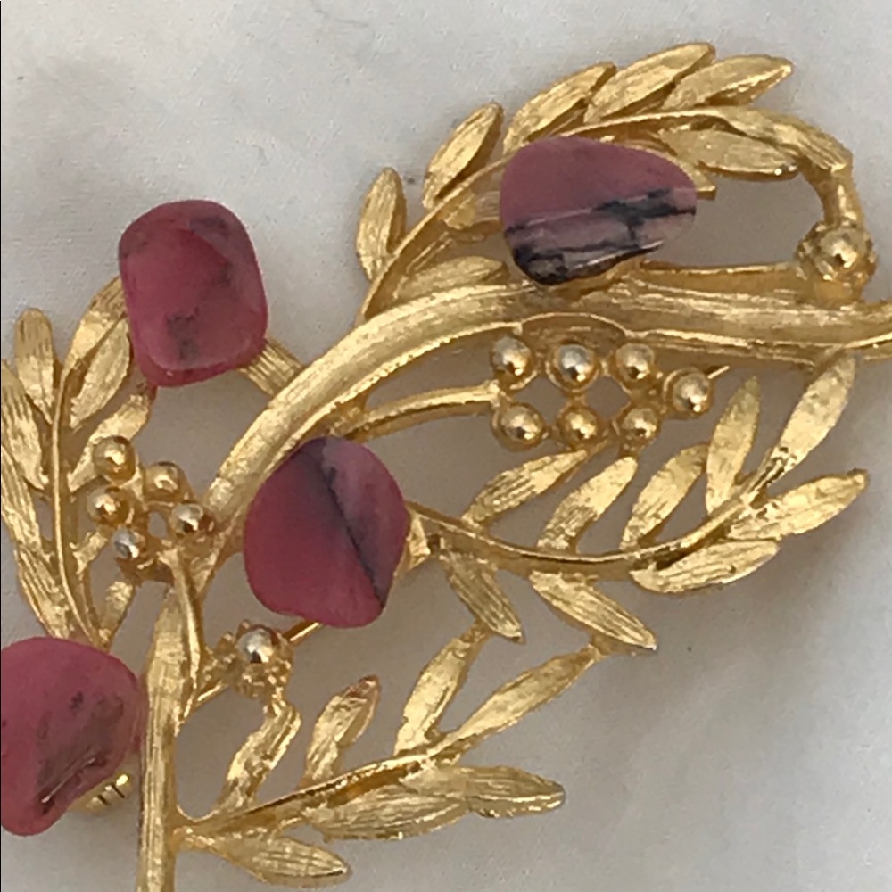 Pin Brooch Gold Tone Natural Rose Agate Leaf